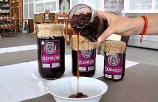 Çineli kadınların el emeği ürünleri vatandaşlarla...