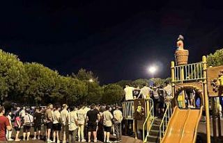 Çocuk parkında silahla yaralanan şahıs hayatını...