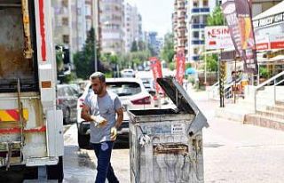 Çukurova’da konteynerler ilaçlı su ile yıkanıyor