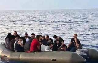 Datça’da 16 düzensiz göçmen kurtarıldı