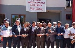 Demirözü’nde köy konağı açıldı