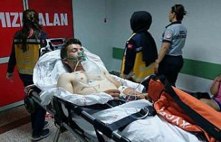 Denizde boğulma tehlikesi geçiren 3 kişi hastanelik...