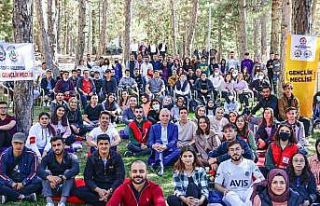 Denizli Büyükşehirden 25 milyon TL öğrenim yardımı