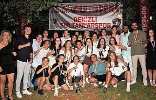 Denizli’nin Sultanları şampiyonluğu kutladı