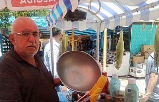 Depremde dükkanı yıkılan esnaf, mısır satmaya...