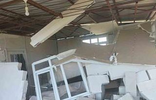 Depremde gazinin evi yıkıldı