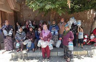 Depremden sonra suyu kesilen mahalle çözüm bekliyor