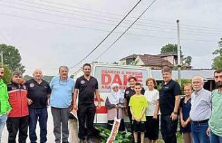Depremi yaşayan Hidayet teyzeden örnek bağış