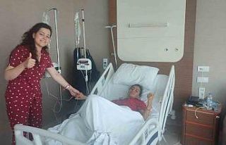 Depremzede kadın kardeşinin böbreğiyle hayata...