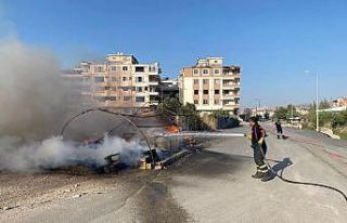 Depremzedenin çadırı yangında küle döndü