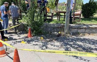 Diyarbakır’da iki esnaf arasında silahlı park...