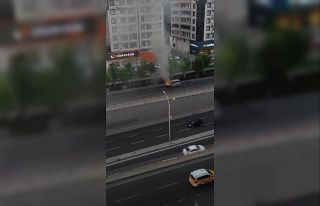Diyarbakır’da seyir halindeki araç yandı