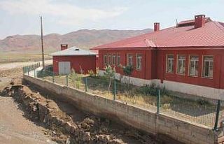Doğubayazıt’ta sel felaketinin ardından eğitim...
