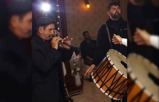 Düğün dönüşü davul zurnacı baba ve oğlu öldü