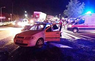 Düğün dönüşü kaza: 1’i ağır 9 yaralı