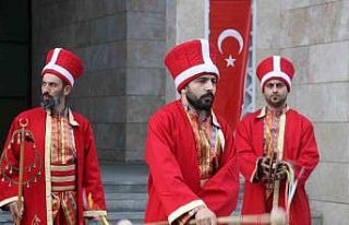 Dünyanın en eski askeri bandosu, açılan kursta...