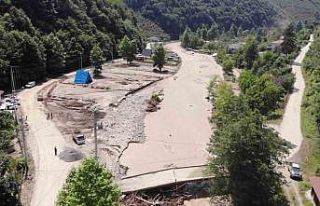 Düzce Aksu köyünde sel suları 4 evi, 5 ahırı...