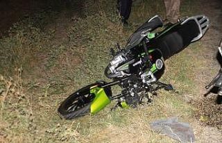 Edirne’de motosiklet sürücüsü karanlıkta yürüyen...