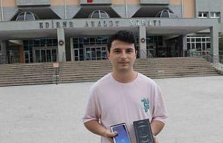 Edirne’de üniversiteli genç parasını telefon...