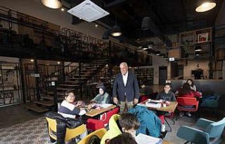 Efeler’de Kitap Kafeler gençlerin ikinci evi oldu