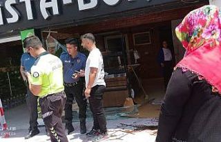 Ehliyetsiz sürücü direksiyon hakimiyetini kaybederek...