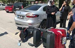 Elazığ’da elektrikli motosiklet otomobile çarptı:...