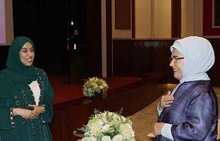 Emine Erdoğan, BAE’de Kadınlar Genel Birliği’ni...