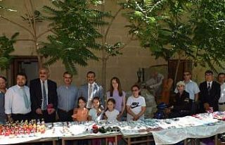Engelli bireyler el sanatları sergisi açtı