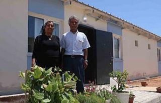 Enkaz kentte depremin yaraları sarılıyor: Briket...