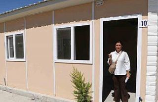 Enkaz kentte hüzünlü anahtar teslimi