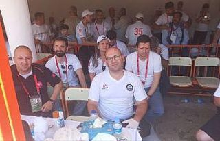 Er meydanında sağlıkçılar durmadı: Sağlıkçıların...