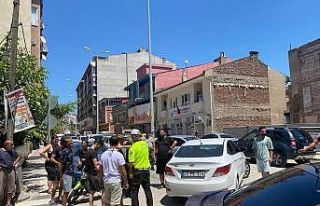 Erdek’te otomobil ile motosiklet çarpıştı: 1...