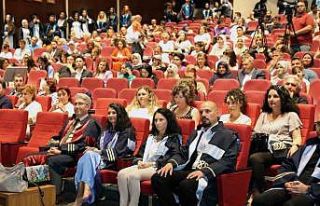 ERÜ Güzel Sanatlar Fakültesi’nde mezuniyet sevinci