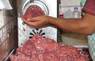 Erzincan’da kasapların kıyma mesaisi