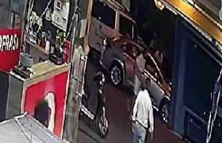 Esenyurt’ta trafik magandası yol kenarındaki kadına...
