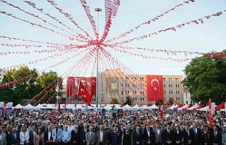 Eskişehir’de 15 Temmuz anma programı yüzlerce...