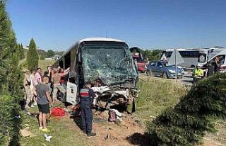 Eskişehir’de otobüs yoldan çıktı:35 yaralı