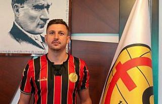 Eskişehirspor’a tecrübeli orta saha