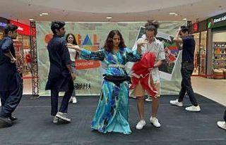 Espark AVM’de buluşan farklı kültürler vatandaşların...