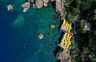 Falez plajlarını 4 günlük bayram tatilinde 32...