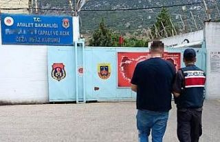 Farklı suçlardan aranan 3 şahıs jandarmadan kaçamadı