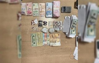 Fatih’te uyuşturucu ticareti polise takıldı:...