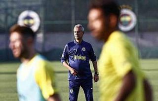 Fenerbahçe, akşam antrenmanında dayanıklılık...