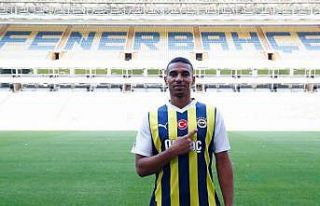 Fenerbahçe, Alexander Djiku ile sözleşme imzaladı