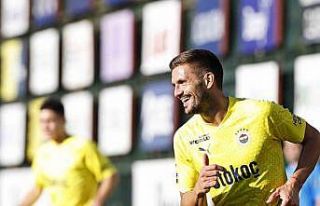 Fenerbahçe, günü çift antrenmanla tamamladı