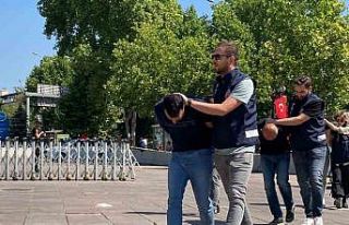 Fuhuş yaptırdığı iddia edilen şüpheliler adliyeye...