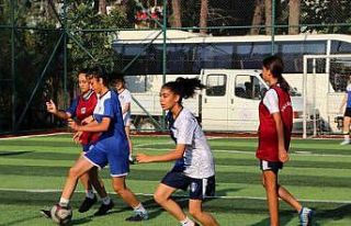 Futbol aşkına 200 kilometre yol gidiyorlar