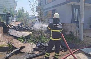 Gebze’de barakada yangın çıktı