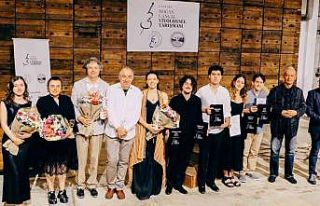 Genç sanatçılar ödüllerini aldı