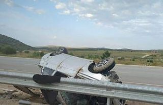 Genç sürücü takla atan araçtan yaralı olarak...